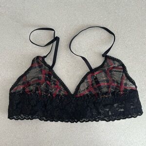 Hanky Panky black lace bralette w/red/gold thread plaid detail size small